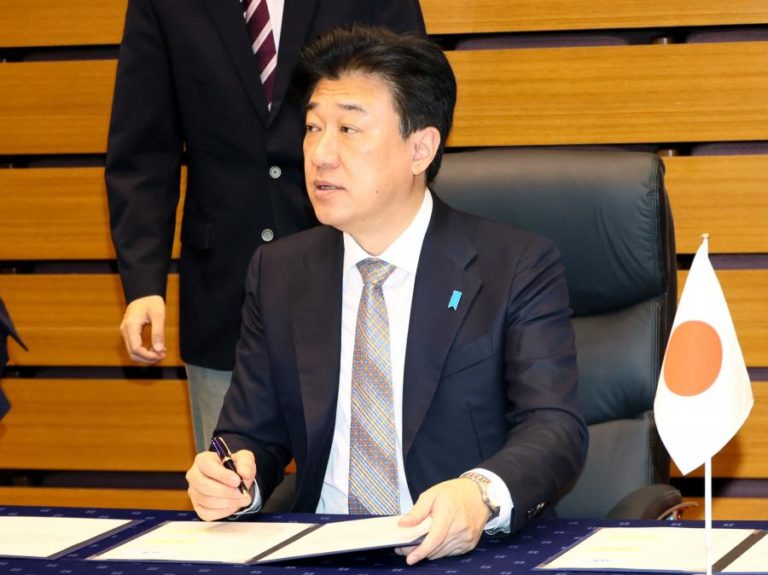 Japão instala primeiro míssil de longo alcance desenvolvido no país