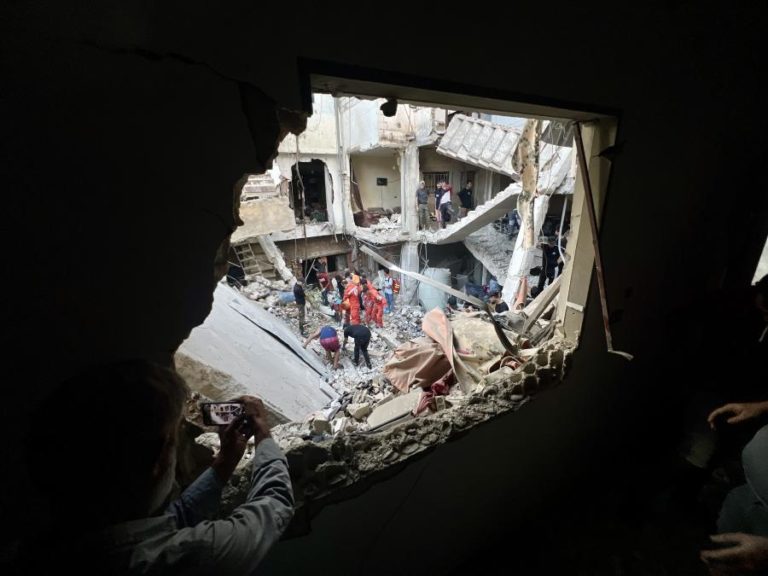 Ataques israelitas atingem campo palestiniano no sul do Líbano