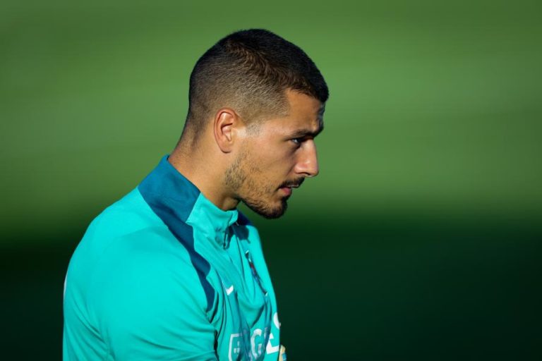 Guarda-redes Ricardo Velho chamado aos trabalhos da seleção portuguesa