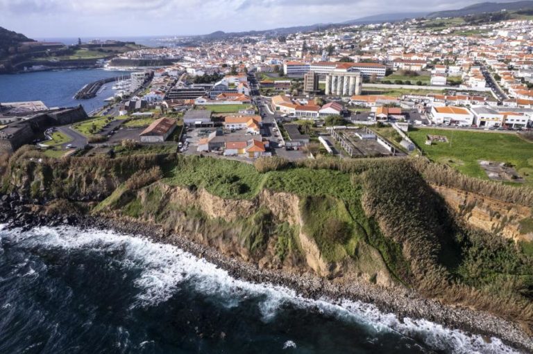 PJ faz buscas nos Açores e em Lisboa por suspeita de favorecimento de companhia aérea