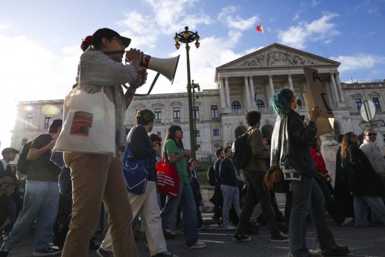 Milhares de estudantes são esperados hoje em Lisboa para manifestação nacional