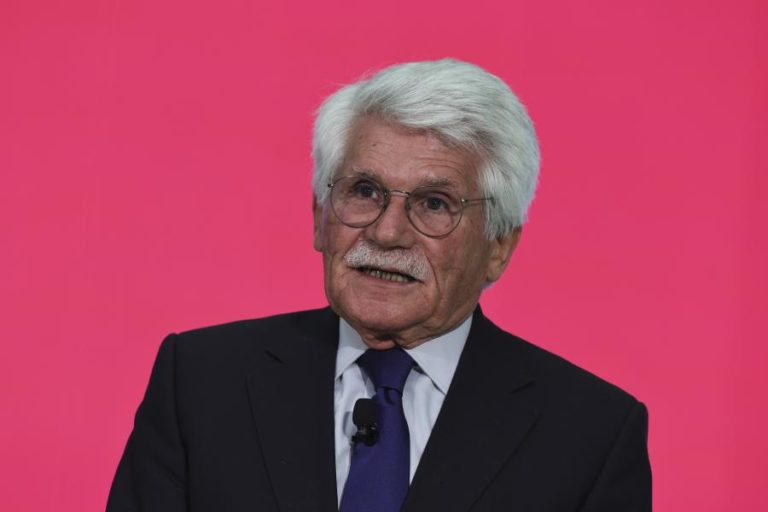 Vital Moreira alerta para conspiração contra justiça constitucional que justificará novas eleições