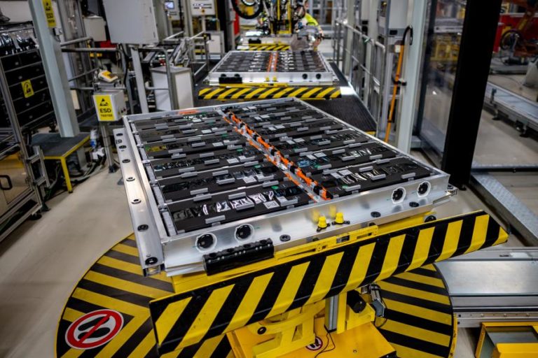 Moçambique duplicou produção de grafite para baterias de veículos elétricos em 2025