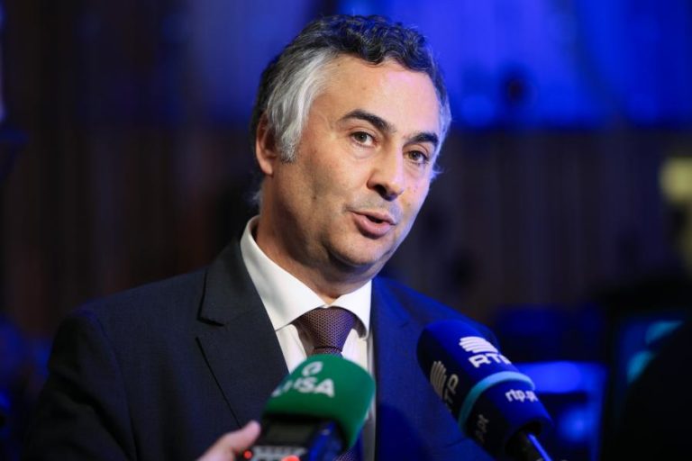 Ministro apela aos cidadãos para se preparem para “lidar com a adversidade”