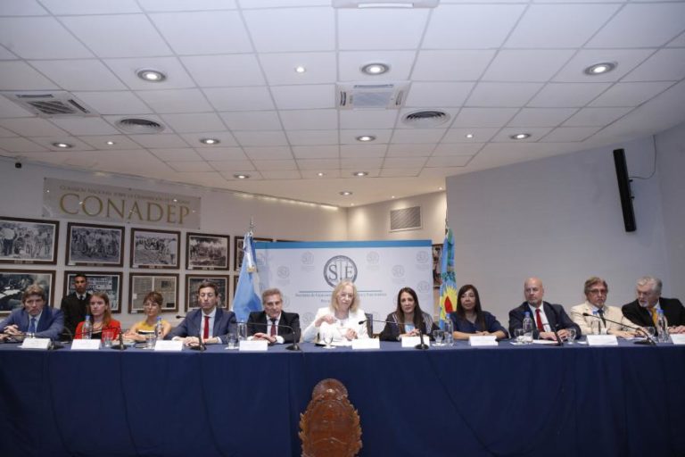 Início do novo julgamento da morte de Maradora adiado para abril