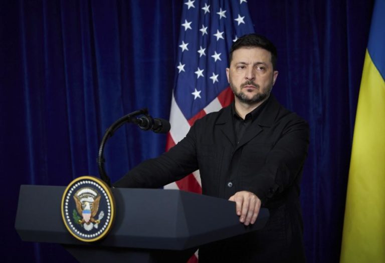 Zelensky apelou a Trump para alcançar consensos com o Reino Unido sobre o Irão