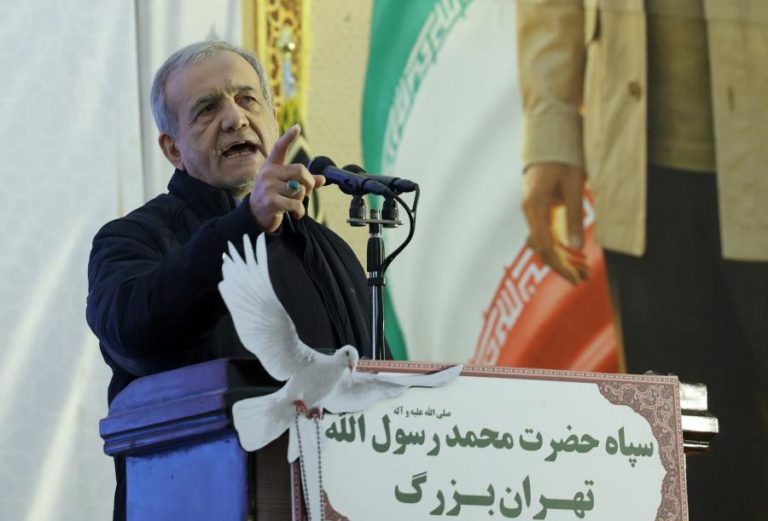 Vingar morte de Khamenei é um “direito e um dever legítimo” – Presidente iraniano