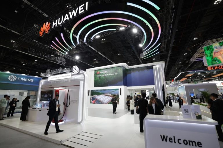 Lucro da chinesa Huawei sobe 8,73% em 2025 para 8,450 milhões de euros