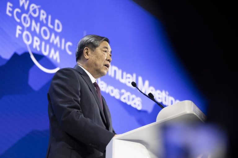 China envia vice-primeiro-ministro a França para negociar com EUA sobre comércio