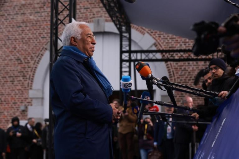 Costa considera “muito preocupante” levantamento de sanções dos EUA a petróleo russo