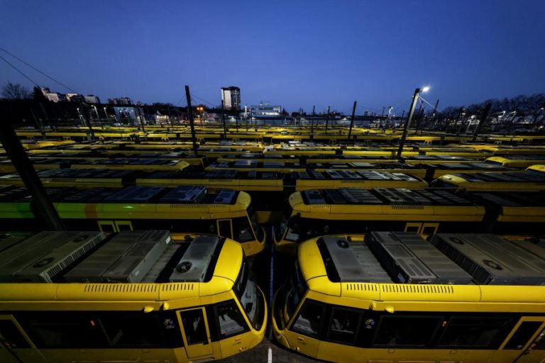 Metade dos europeus não utiliza transportes públicos e portugueses superam a média