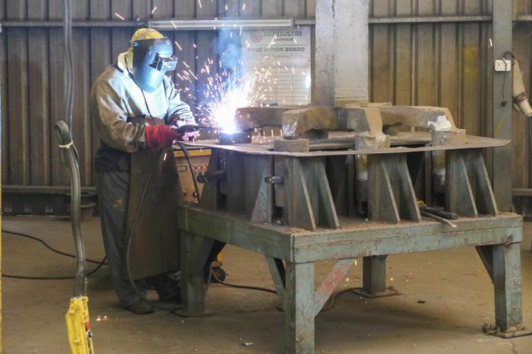 Exportação de alumínio por Moçambique dispara antes do fecho da Mozal