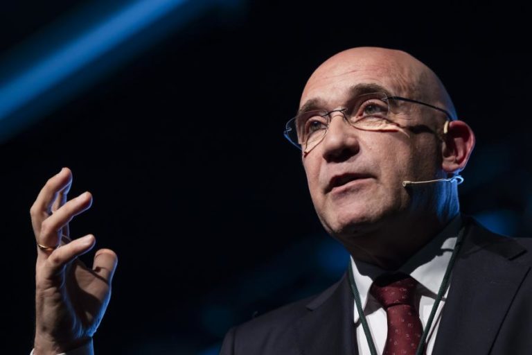 Passos Coelho recomenda a Montenegro que se concentre na sua missão