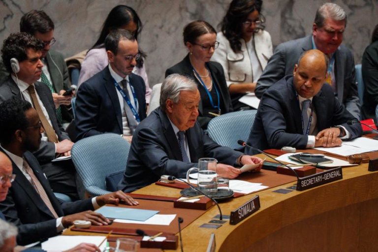 Guterres lembra ministro iraniano da necessidade de evitar ataques a civis