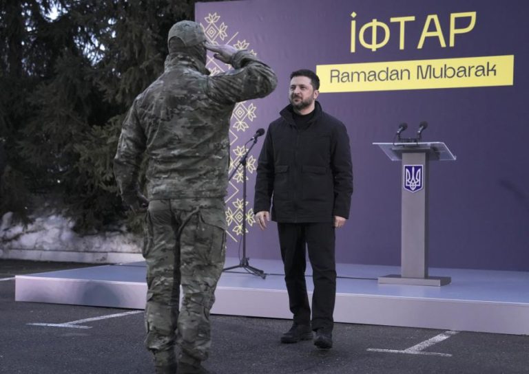 Negociações de paz adiadas devido à crise no Irão – Zelensky