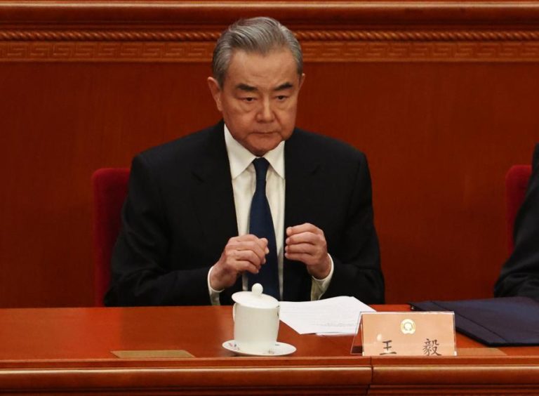 China “não apoia a expansão do alcance dos ataques” no Médio Oriente