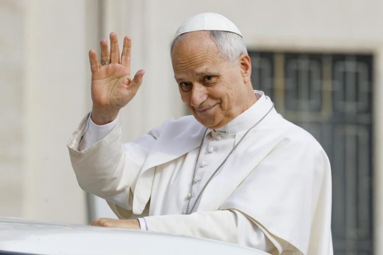 Papa Leão XIV pede paz para todo o mundo