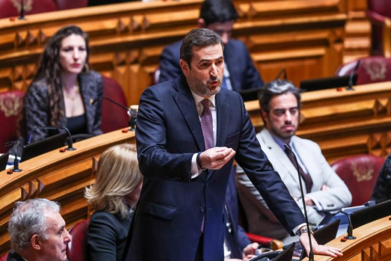 PSD admite recorrer ao Tribunal Constitucional sobre ‘lay-off” a 100%