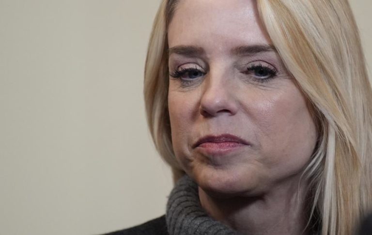 Procuradora-geral dos EUA intimada pelo Congresso a depor sobre caso Epstein