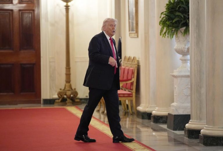 Trump garante que Governo de Cuba “vai cair muito em breve”