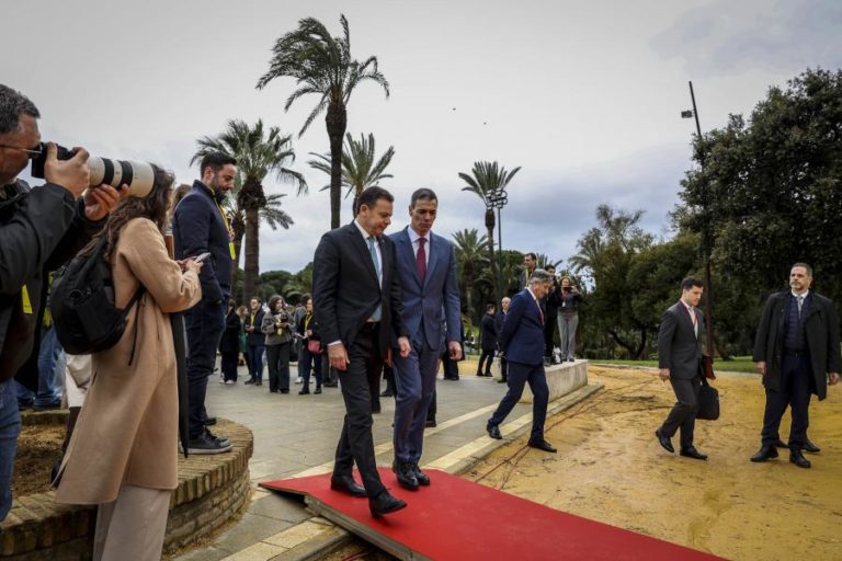 Cimeira ibérica arranca com homenagens a vítimas de temporais e acidente ferroviário