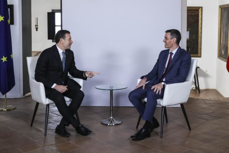 Montenegro admite mais medidas nacionais e ibéricas para mitigar subida dos combustíveis