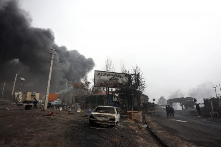 Estados Unidos descartam ataques a indústria petrolífera iraniana