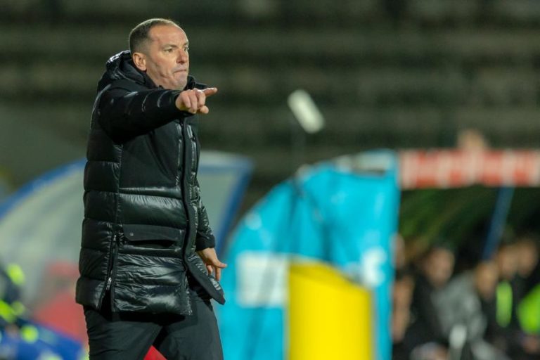 Petit quer Santa Clara a “olhar para cima” e a continuar a ganhar na I Liga