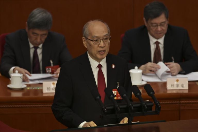 China investigou em 2025 40 mil pessoas por corrupção, mais 22,4% do que em 2024