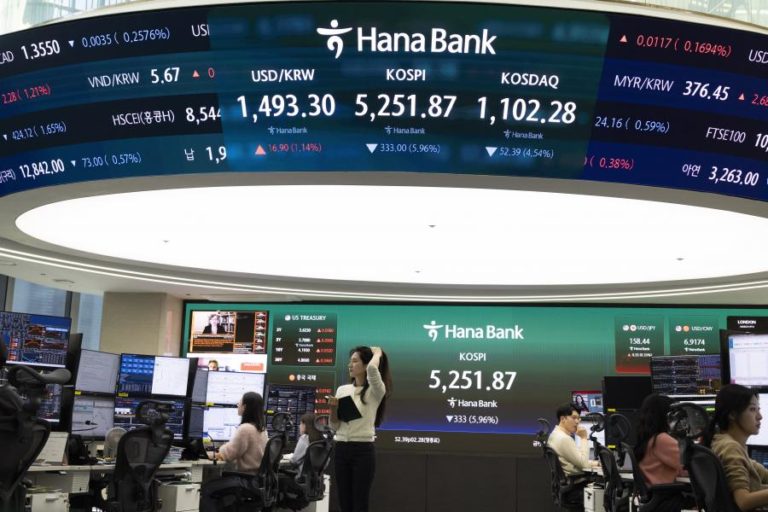 Bolsas de Tóquio e Seul fecham a cair devido à subida do preço do petróleo