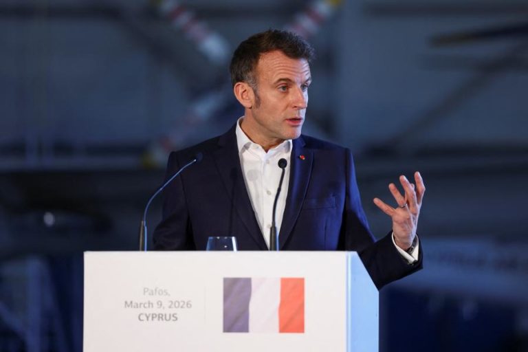 Macron afirma que “atacar Chipre é atacar a Europa” e envia mais oito fragatas