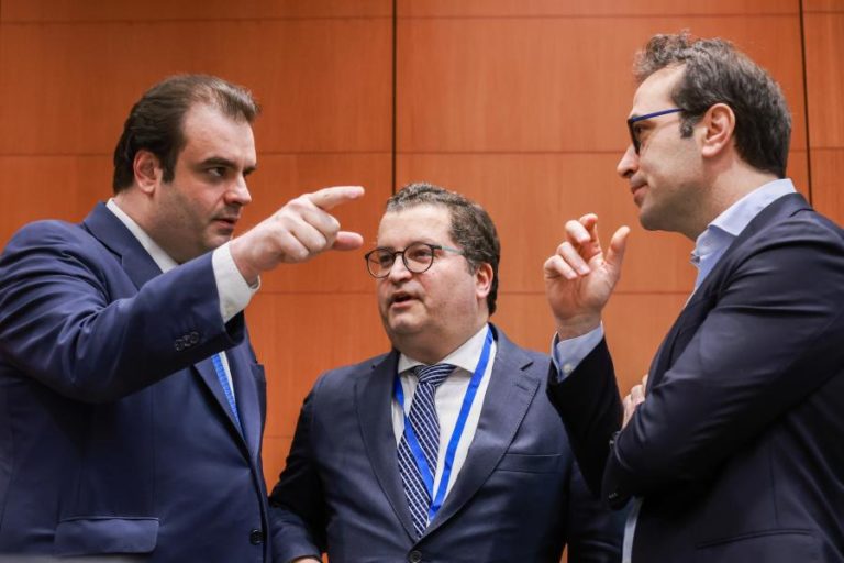 Presidente do Eurogrupo avisa que zona euro deve preparar-se para longa instabilidade