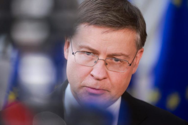 Comissão Europeia alerta para eventuais implicações profundas e de longo prazo devido a conflito no Médio Oriente