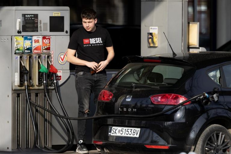 Petróleo Brent desce dos 100 dólares após reunião do G7