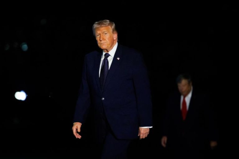 Trump garante destruição de 10 navios lança-minas iranianos no estreito de Ormuz