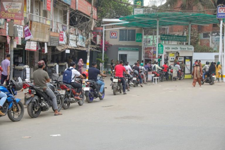 Bangladesh pede aos EUA isenção temporária para importar petróleo da Rússia