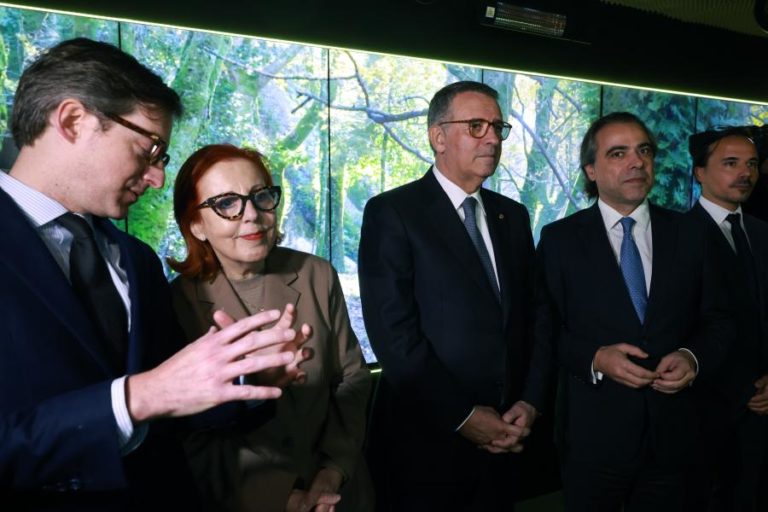 Ministra admite descida do preço dos combustíveis na próxima semana se Brent baixar