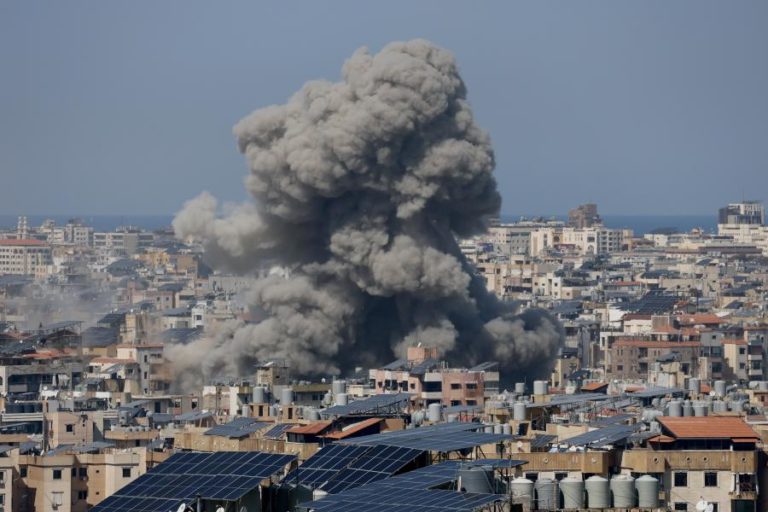 Sobe para 773 o número de mortos em ataques aéreos israelitas no Líbano