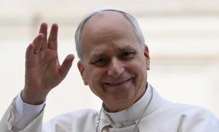 Papa apela que continuem a rezar pela paz no Irão e em todo o Oriente Médio