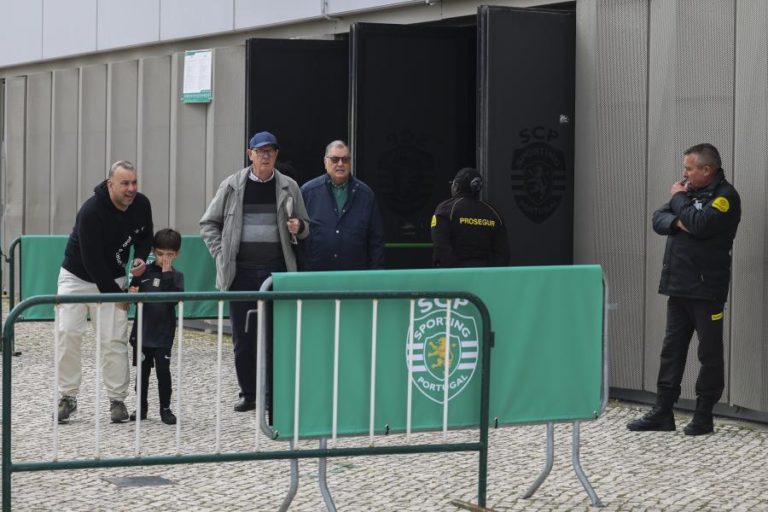 Cerca de mil sócios do Sportingvotaram na primeira hora do ato eleitoral