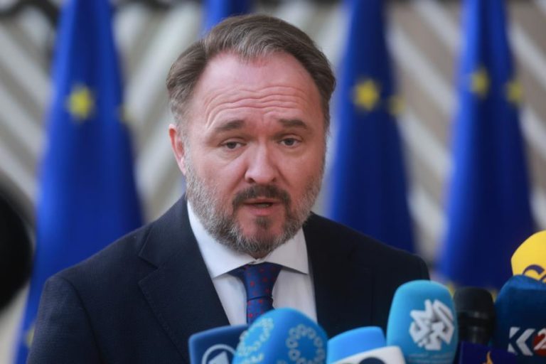 Irão: Bruxelas apela a redução das metas de abastecimento de gás para o inverno