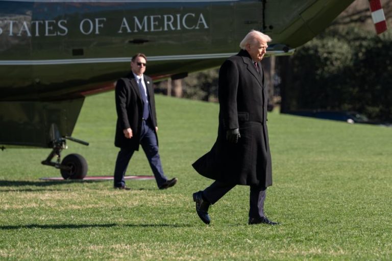 Trump chama cobardes aos países da NATO por não defenderem estreito de Ormuz