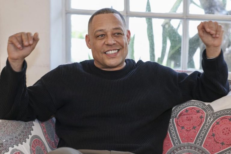 Carlão passa em revista carreira no novo álbum de originais “Quinta-Essência 75/25”