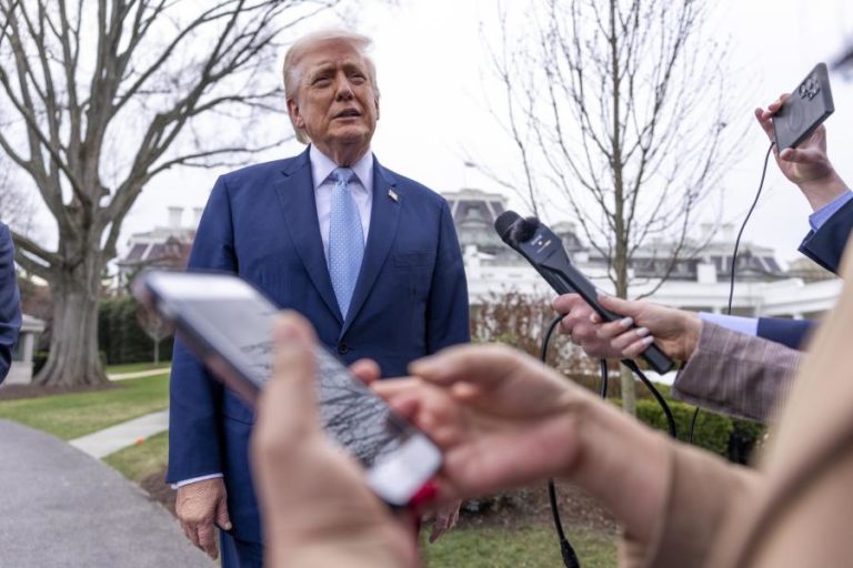 Trump aprova retirada de bases dos EUA em países aliados como Espanha que não cooperem no Estreito de Ormuz