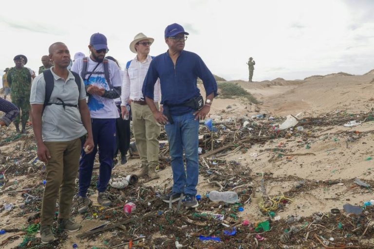 PR cabo-verdiano lança debate sobre Santa Luzia, ilha contaminada por plástico