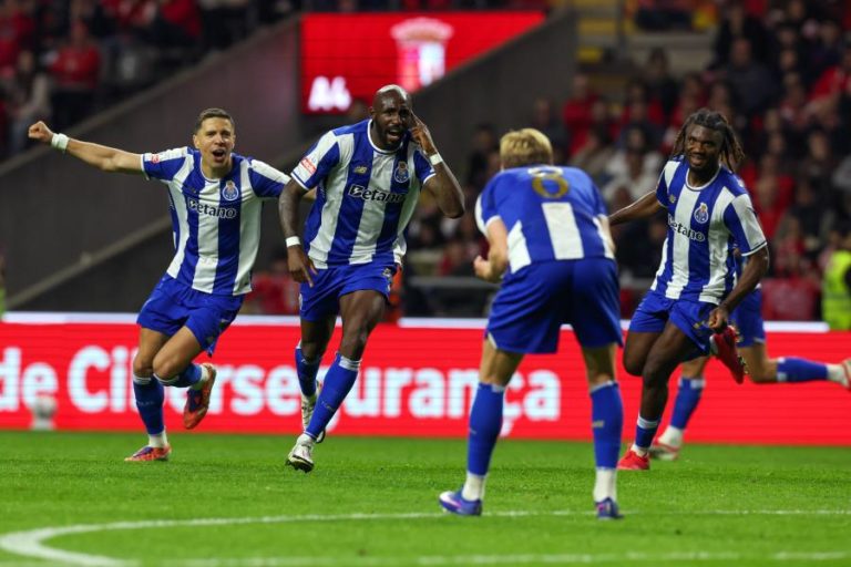 Líder FC Porto ‘vira’ resultado e vence Sporting de Braga por 2-1