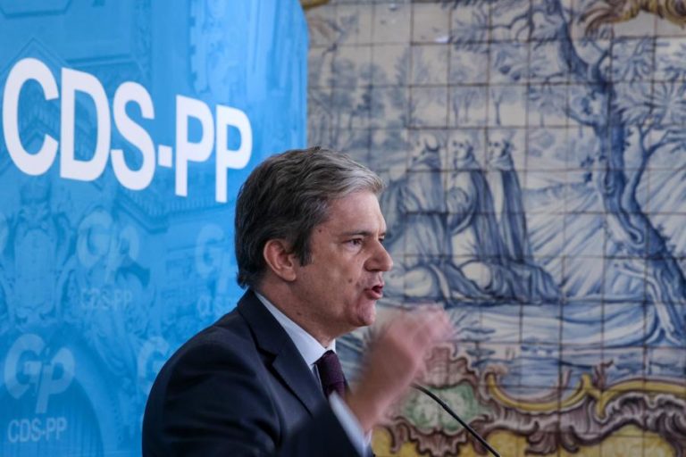 CDS-PP “sempre esteve mais à direita do PSD e é assim que quer continuar” – Núncio