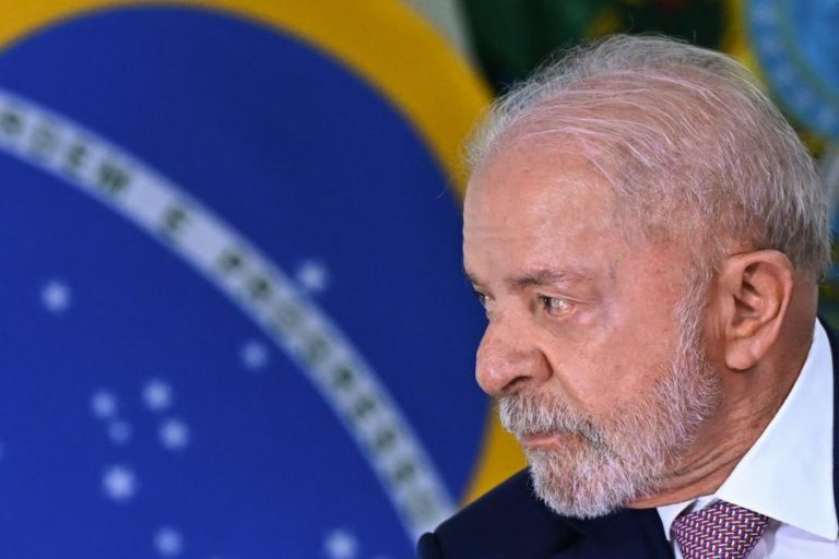 Lula anuncia Alckmin como vice-presidente e debandada no Governo para as eleições de outubro
