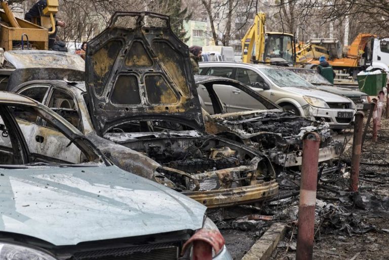 Ataques causam três mortos em território ucraniano e um na Rússia