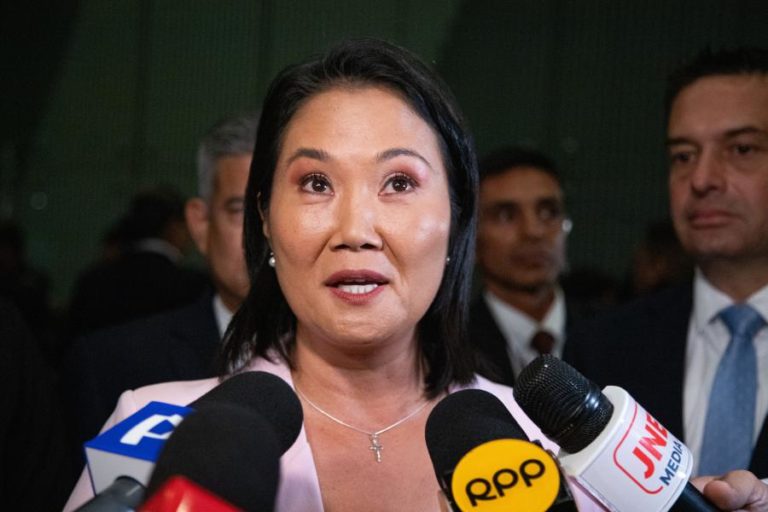 Fujimori afirma ter força para governar Peru mas é acusada de liderar “pacto mafioso”